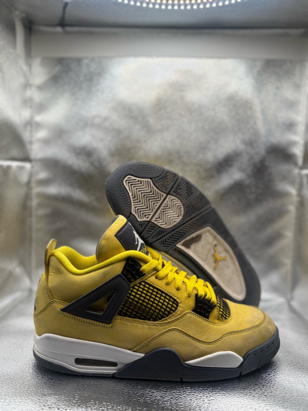 Air Jordan 4 Lighting
